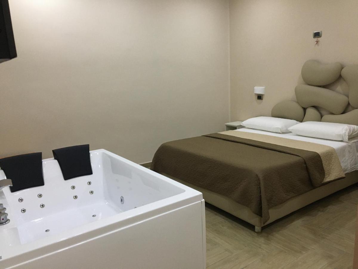 德戈若罗迷尼酒店 那不勒斯 外观 照片